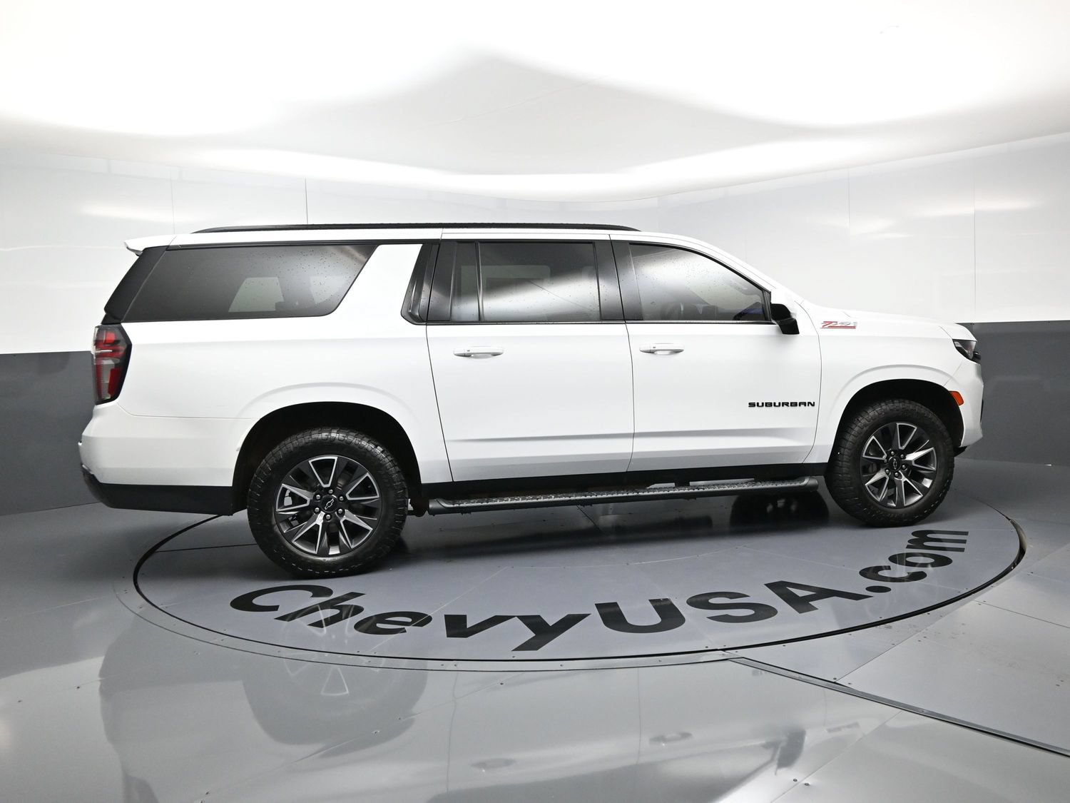Used 2021 Chevrolet Suburban Z71 w/ Rear Media and Nav Package AWD/4WD image 10
