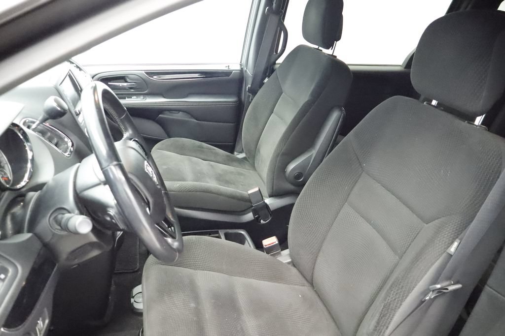 Used 2018 Dodge Grand Caravan SE FWD image 20