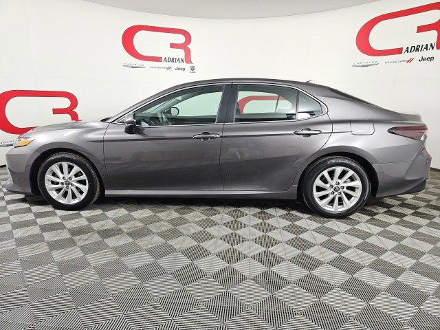 Used 2023 Toyota Camry LE image 4
