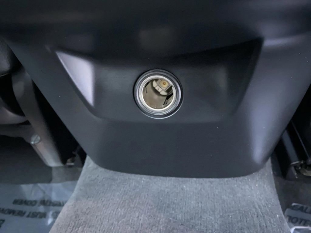 Used 2019 Volvo XC60 T5 Momentum w/ Premium Package image 42