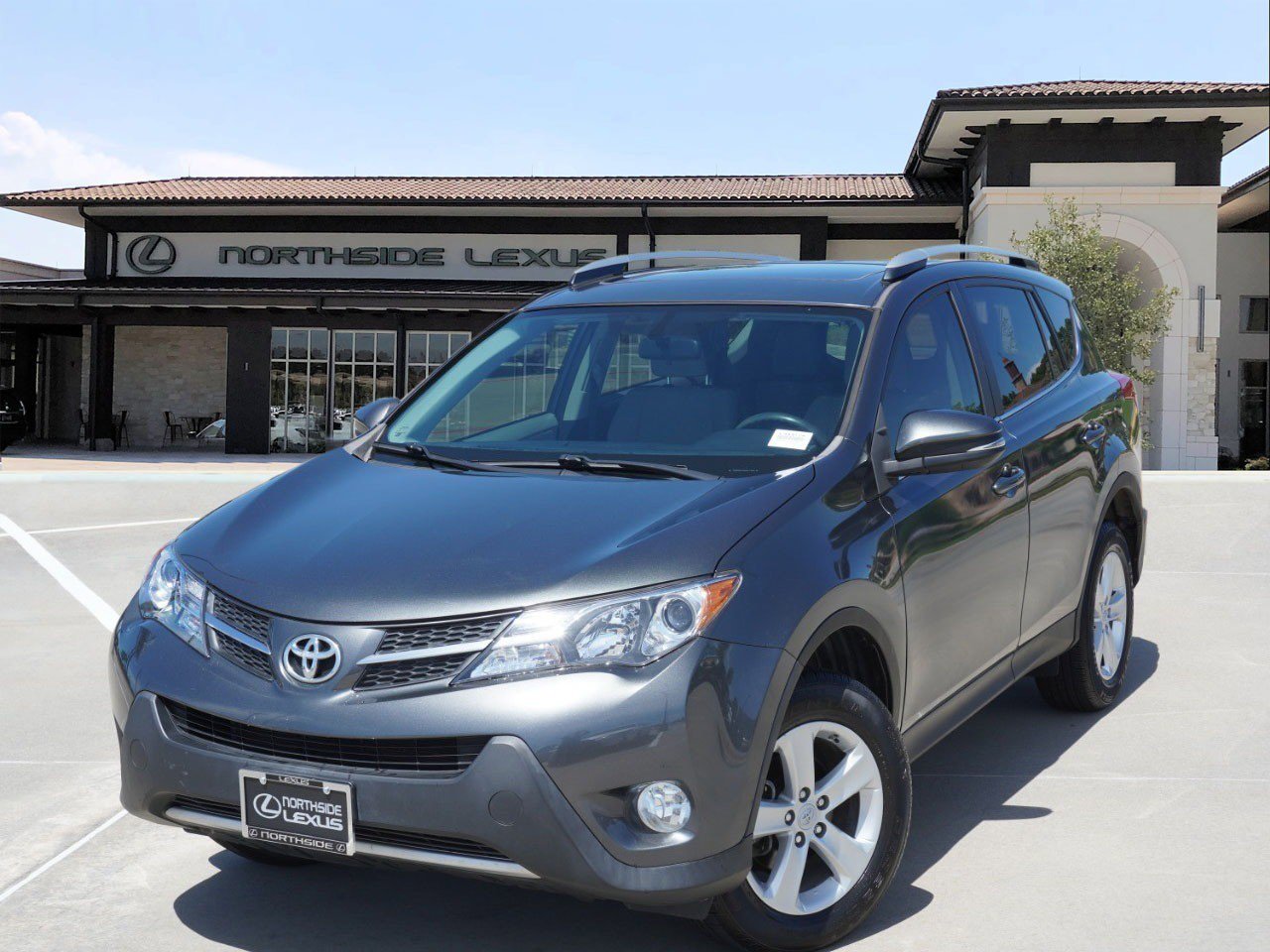 Used 2013 Toyota RAV4 XLE image 1