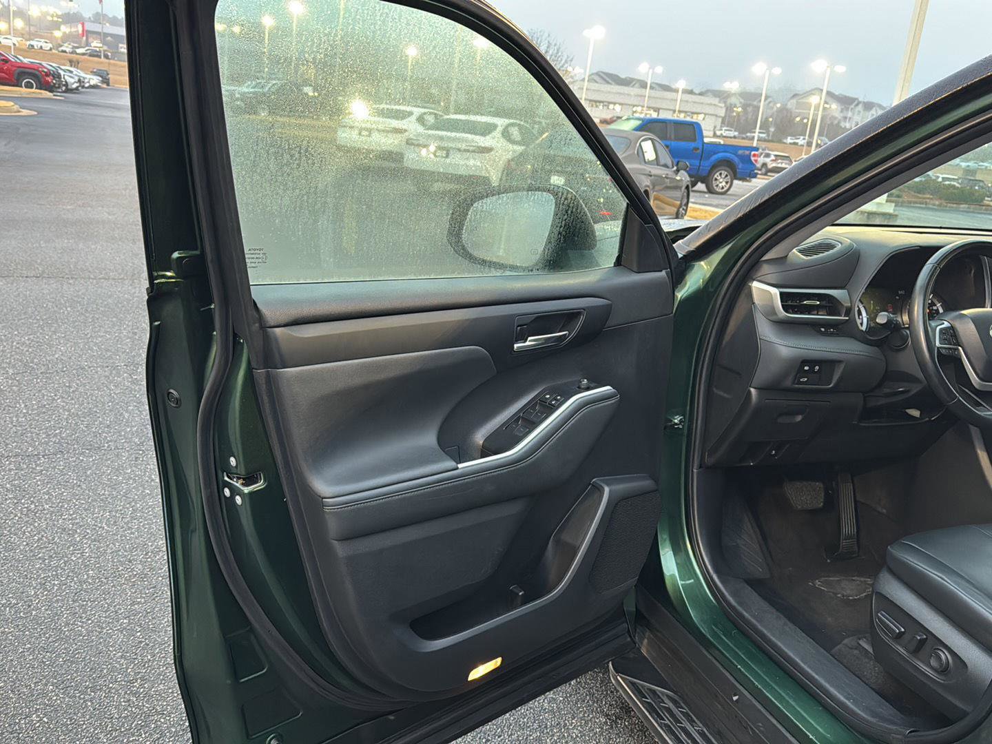 Certified 2023 Toyota Highlander XLE image 14