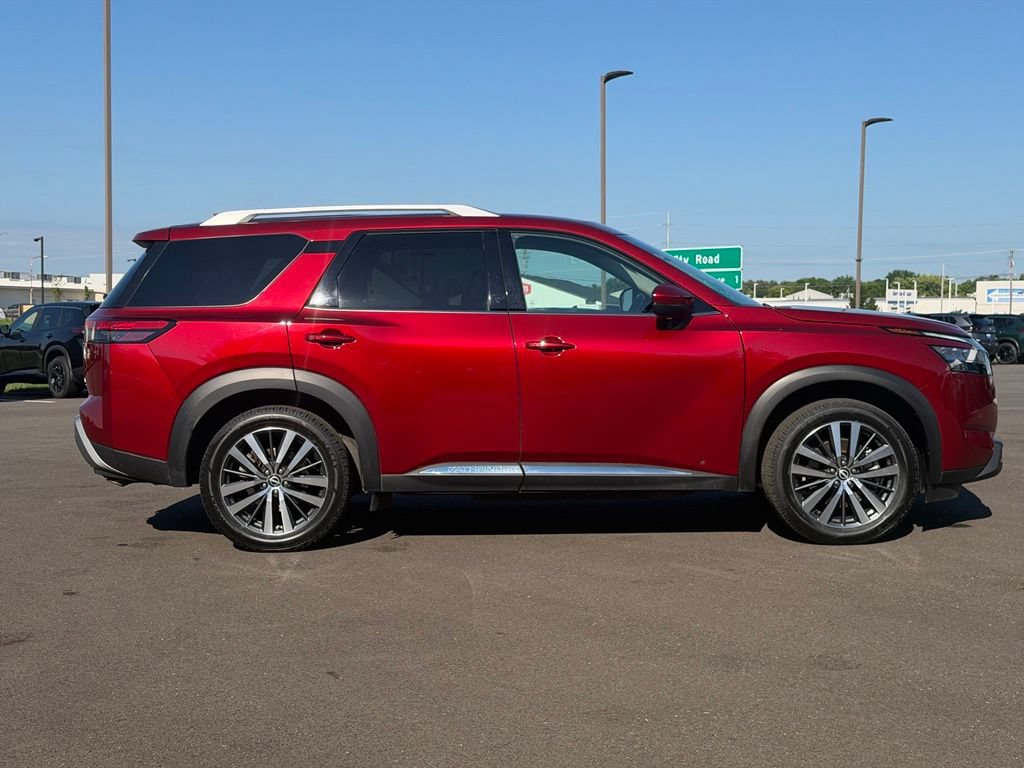 Used 2022 Nissan Pathfinder Platinum w/ Lighting Package (N92) AWD/4WD image 3
