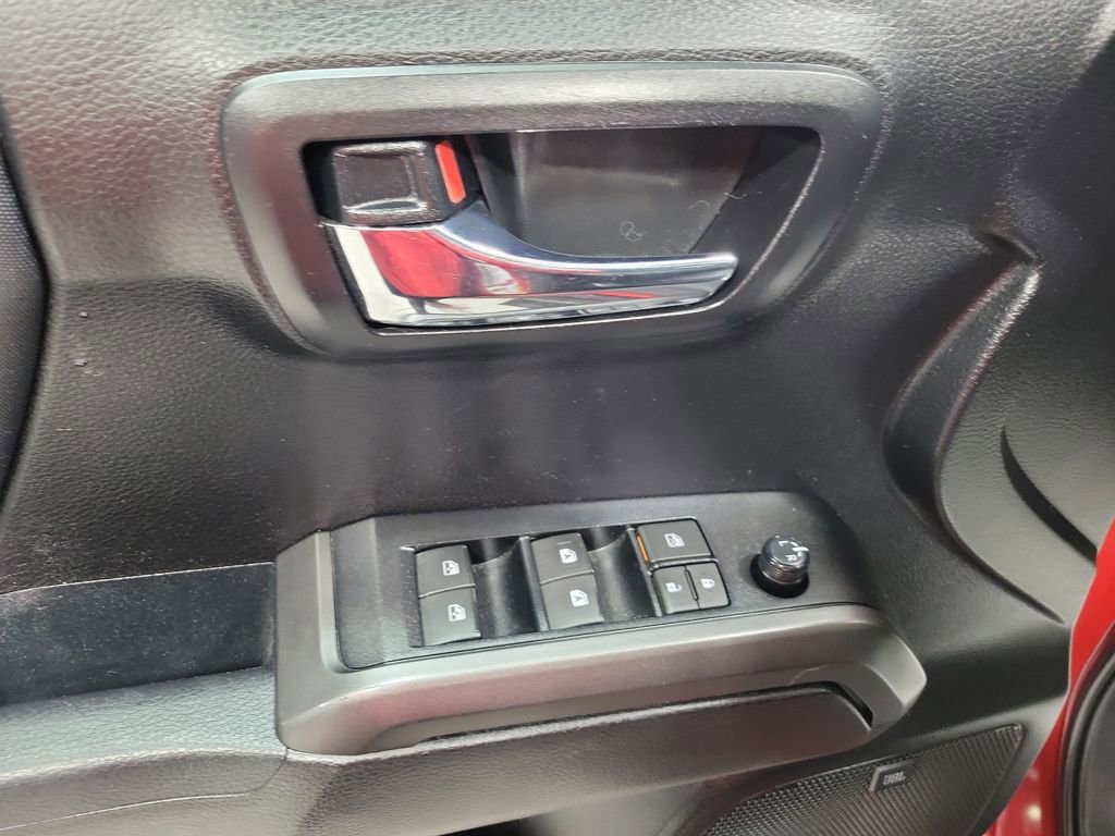 Used 2022 Toyota Tacoma TRD Sport image 32
