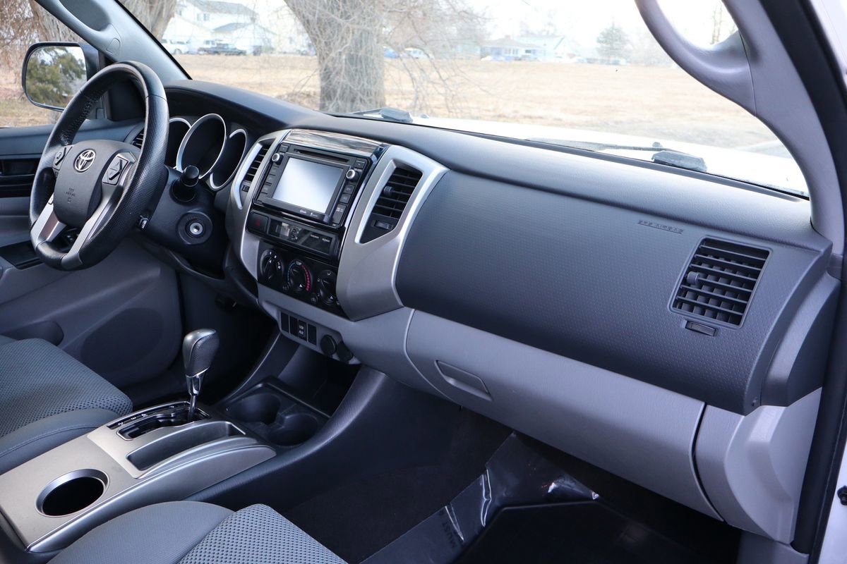 Used 2014 Toyota Tacoma PreRunner w/ TRD Off-Road Package image 17