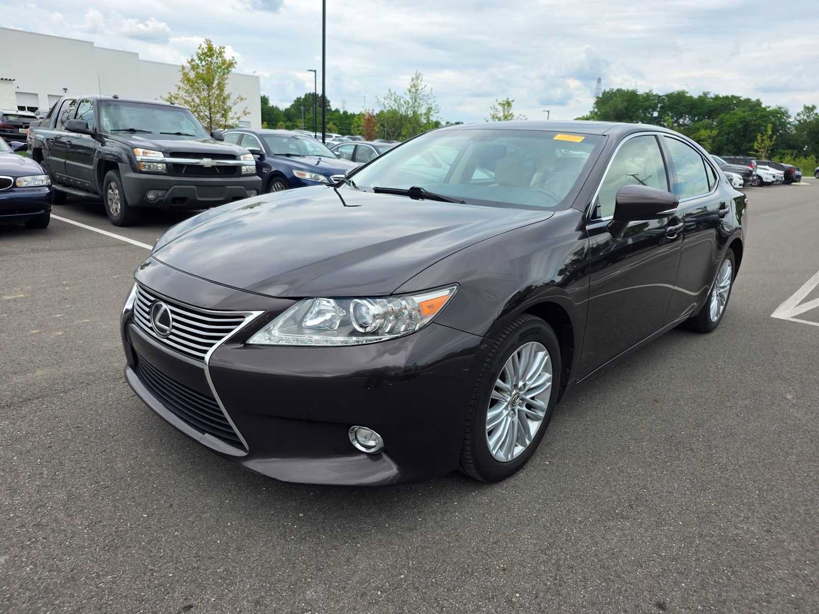 Used 2014 Lexus ES 350 w/ Luxury Package FWD image 1