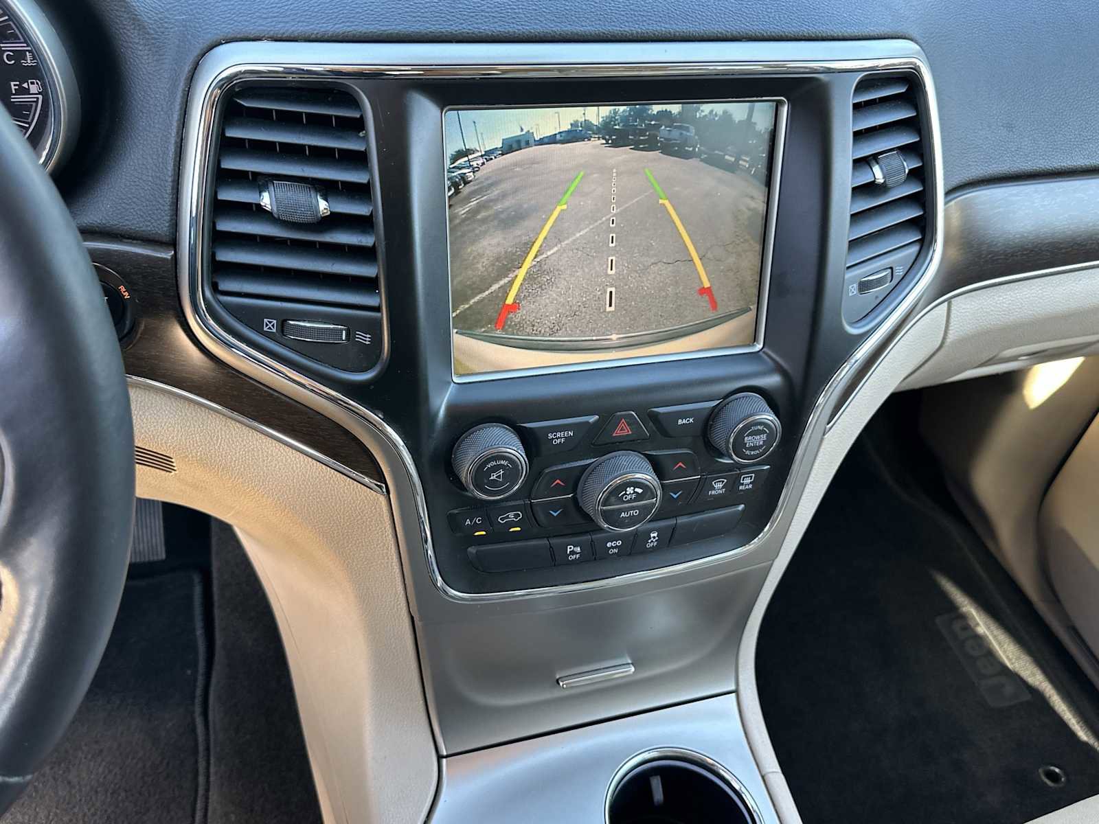 Used 2015 Jeep Grand Cherokee Limited w/ Trailer Tow Group IV image 25