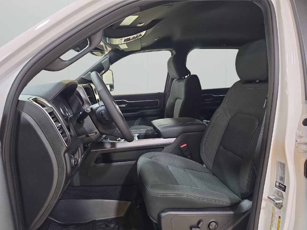 New 2026 RAM 1500 4x4 Crew Cab image 12
