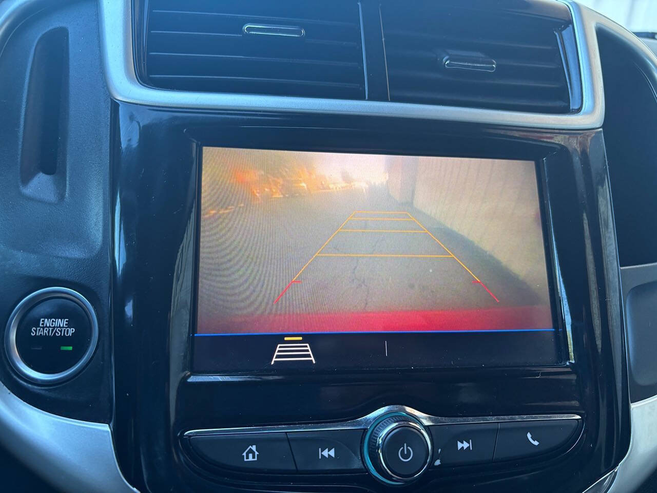 Used 2020 Chevrolet Sonic Premier FWD image 25