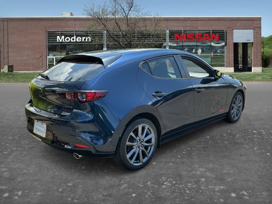 Used 2019 MAZDA MAZDA3 Hatchback FWD image 4