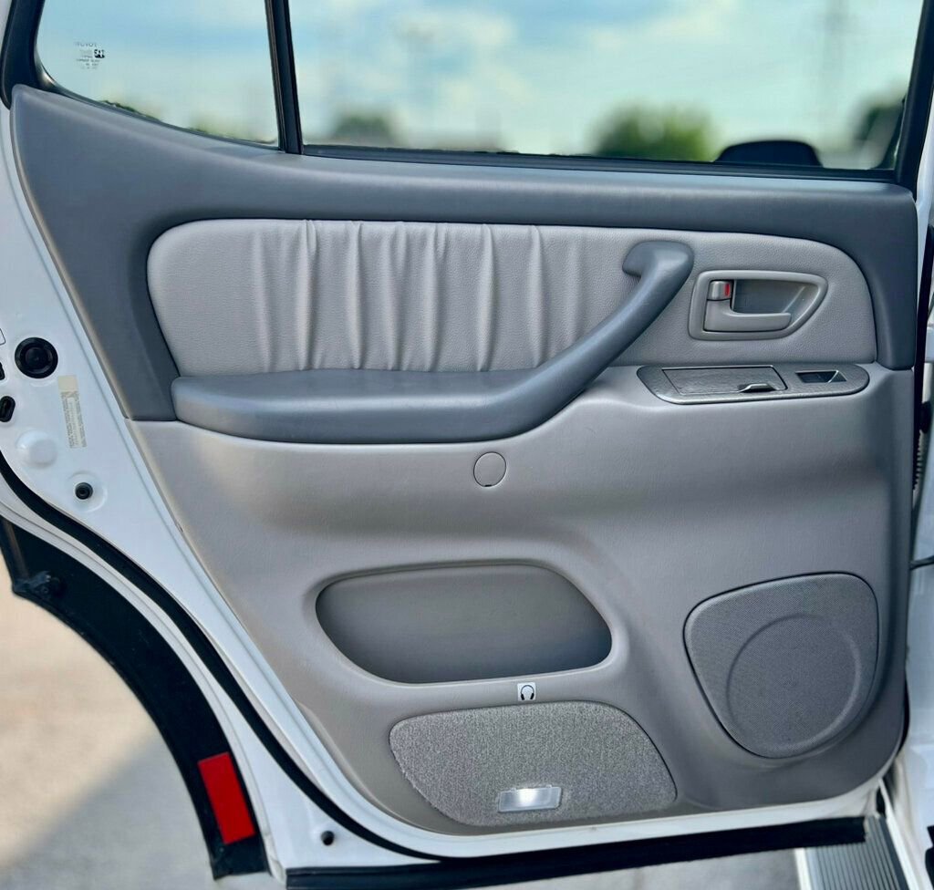 Used 2003 Toyota Sequoia Limited image 14