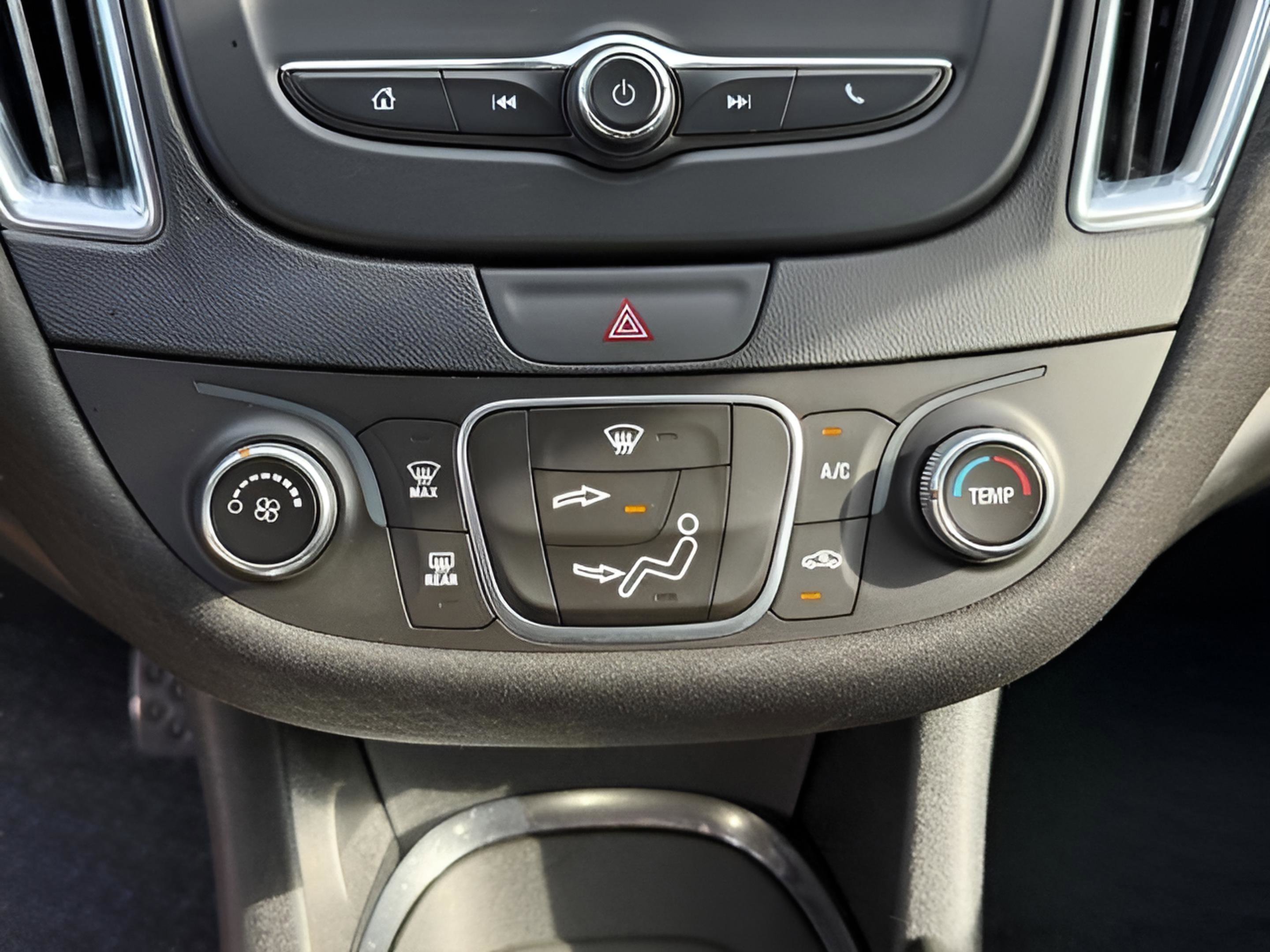 Used 2017 Chevrolet Malibu LT FWD image 23