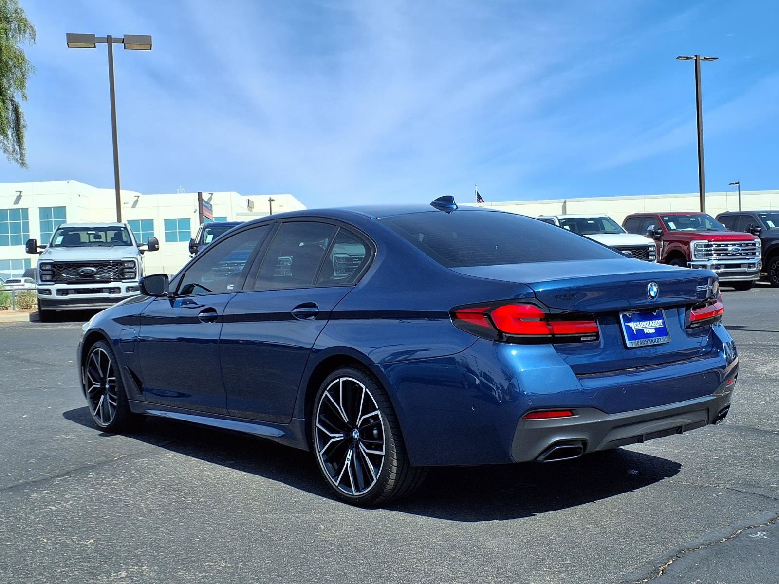 Used 2021 BMW 530e w/ M Sport Package RWD image 4