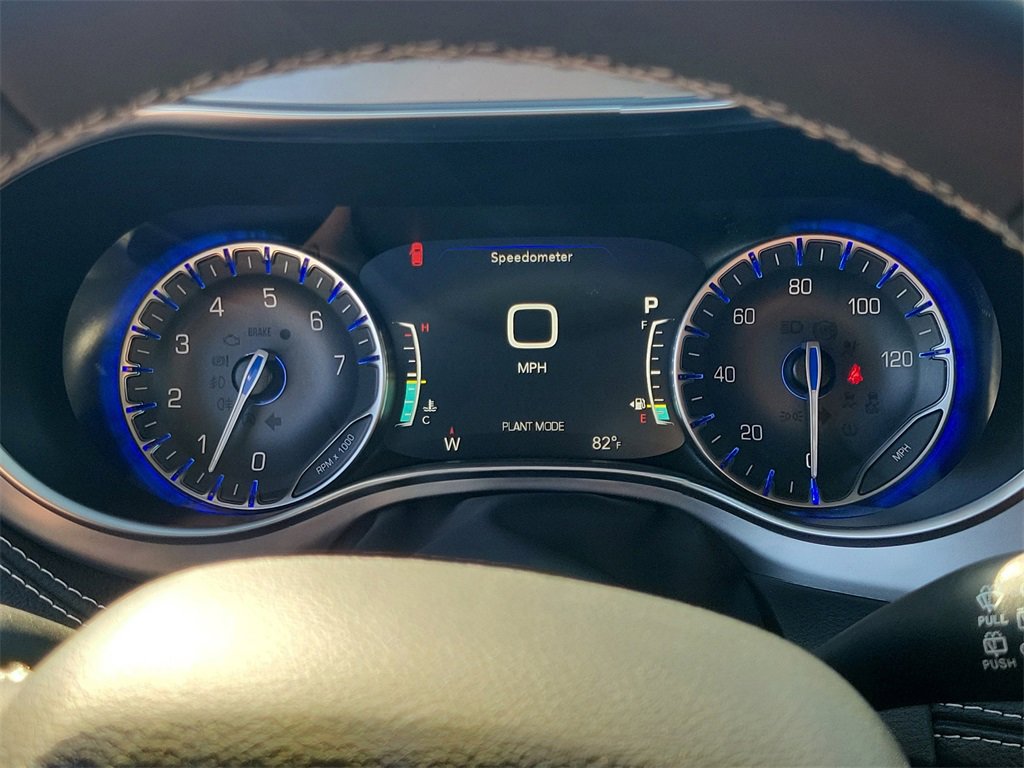 New 2026 Chrysler Pacifica Limited image 26