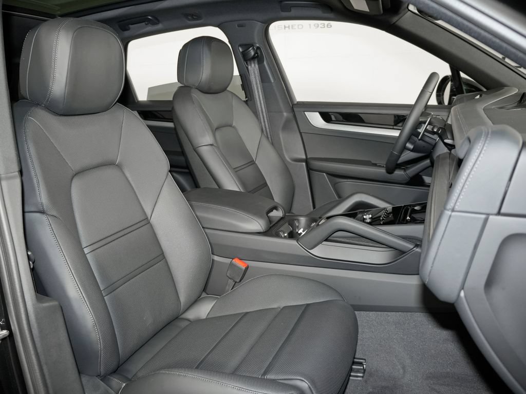 New 2026 Porsche Cayenne AWD/4WD image 39