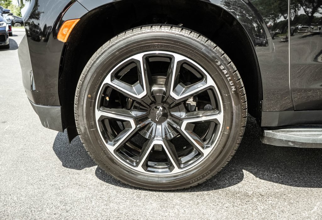 Used 2021 Chevrolet Suburban RST w/ Luxury Package AWD/4WD image 33