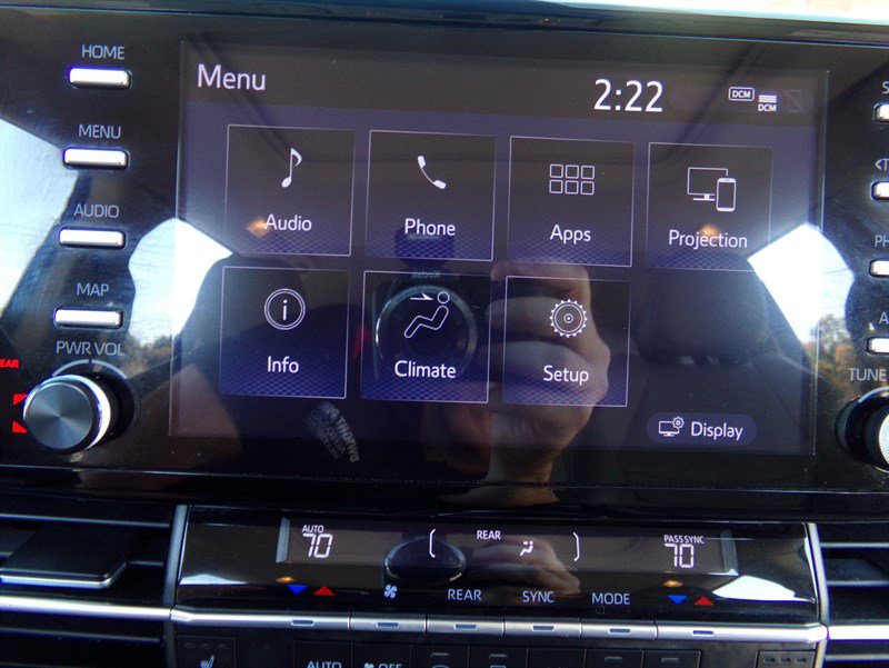 Used 2022 Toyota Sienna XLE image 17