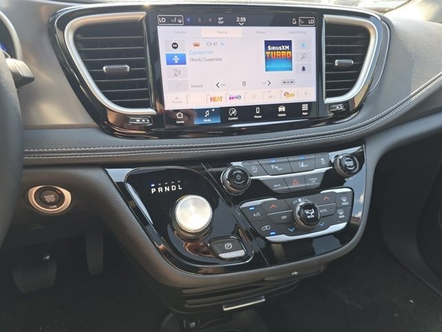New 2026 Chrysler Pacifica Select image 33
