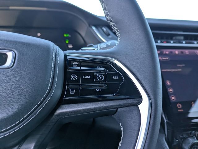 Used 2022 Jeep Grand Cherokee Overland w/ Luxury Tech Group IV image 31