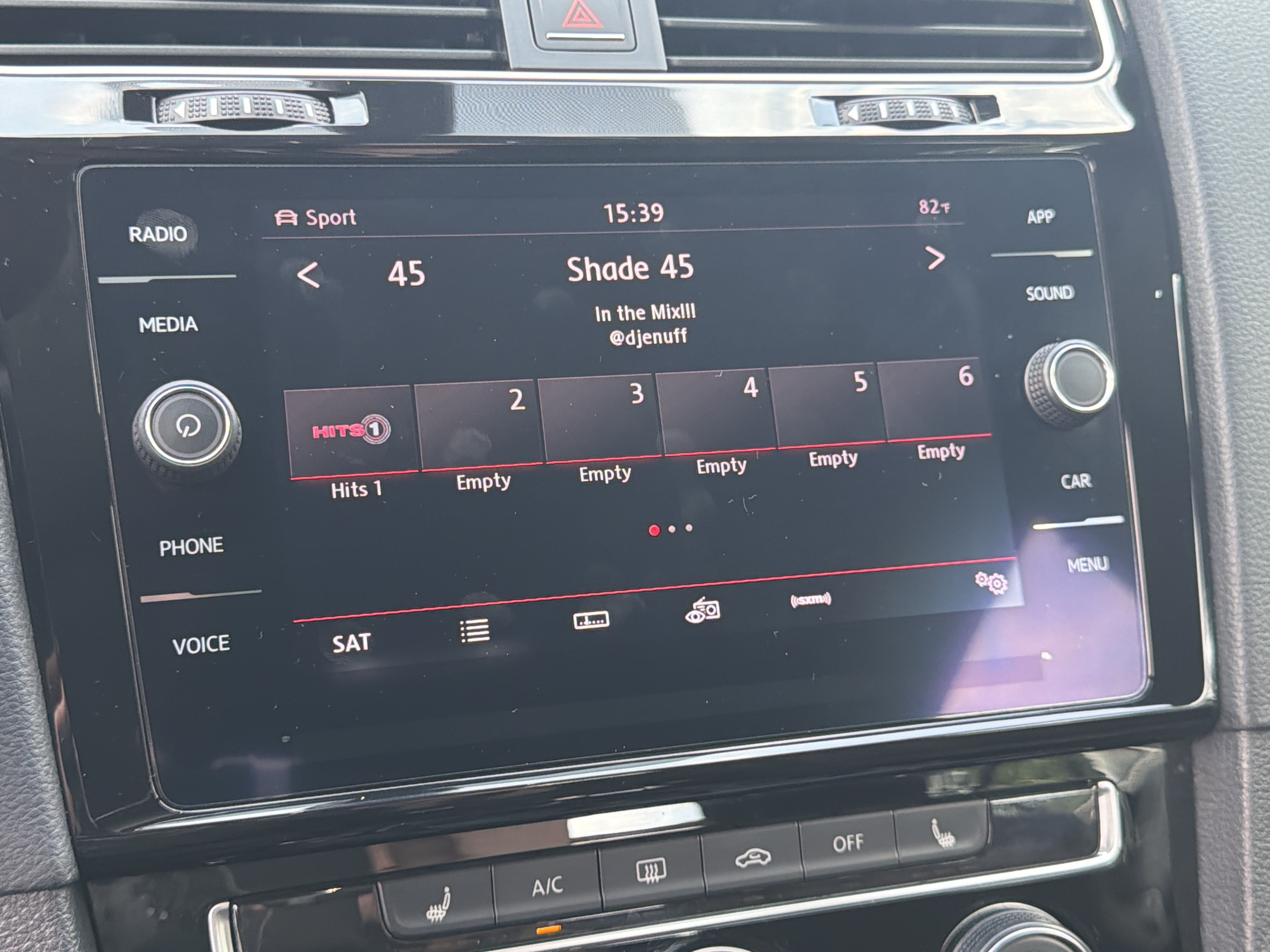 Used 2018 Volkswagen GTI SE FWD image 33