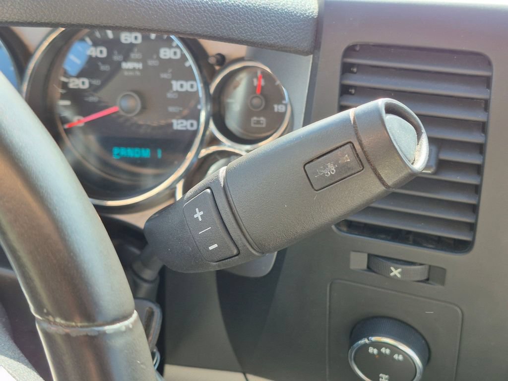 Used 2009 Chevrolet Silverado 2500 LT w/ Interior Plus Package AWD/4WD image 12