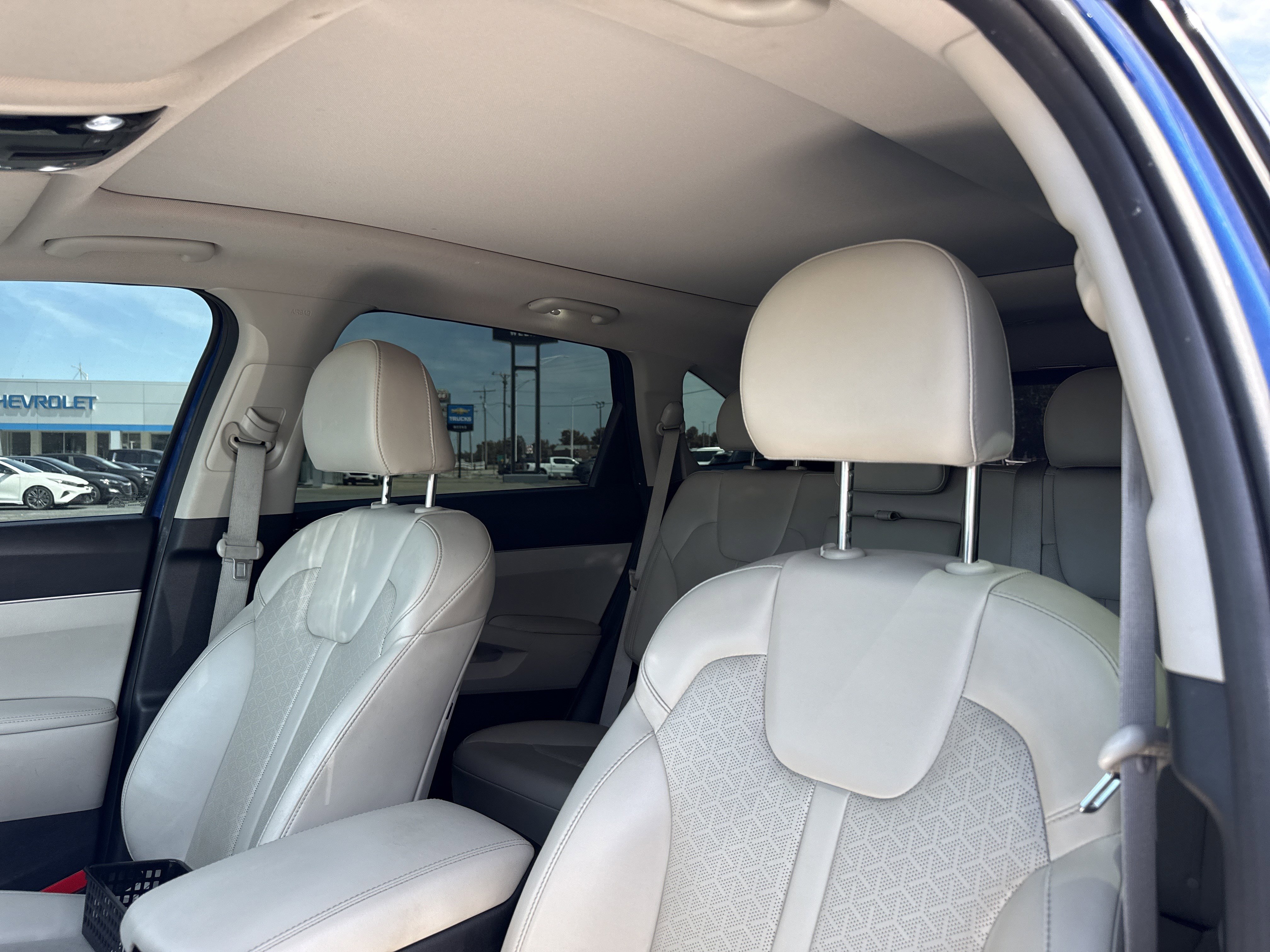 Used 2023 Kia Sorento S w/ Panoramic Sunroof Package image 7