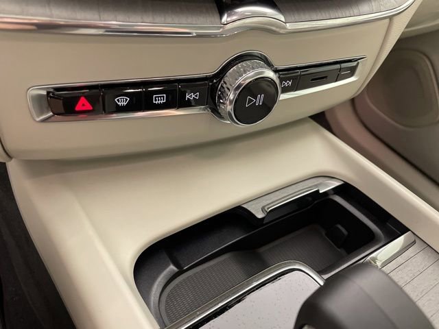 Certified 2024 Volvo XC60 T8 Plus w/ Protection Package Premier image 34