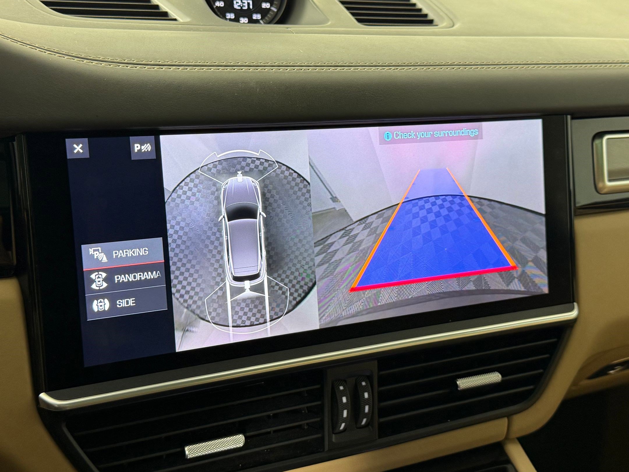 Used 2020 Porsche Cayenne Turbo image 25