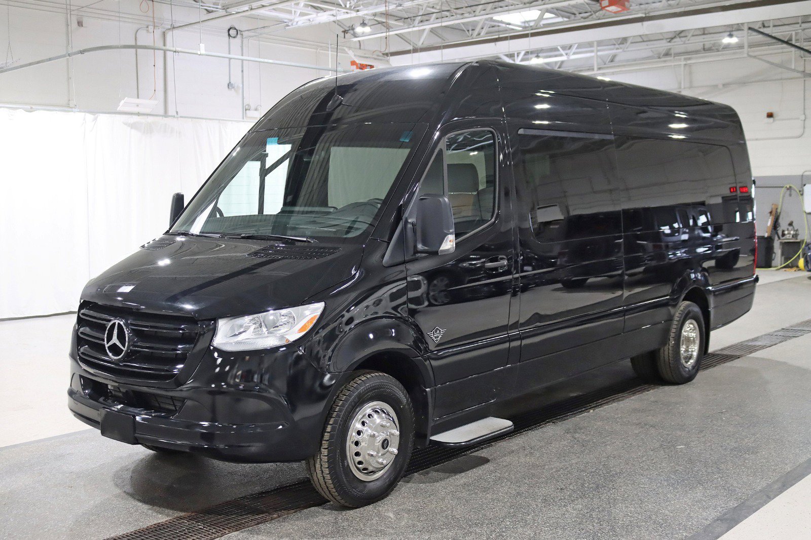 Used 2023 Mercedes-Benz Sprinter 3500 image 3