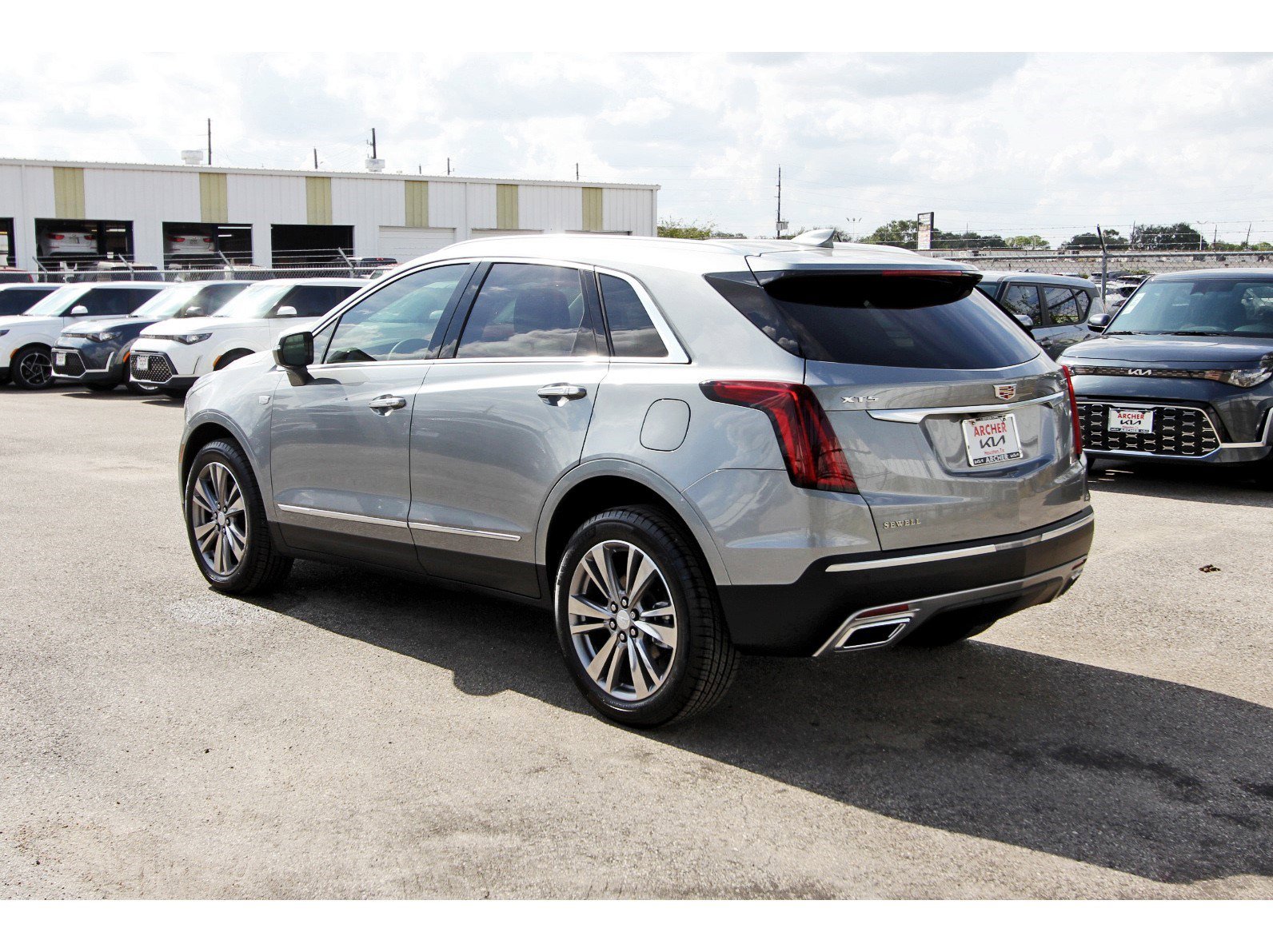 Used 2025 Cadillac XT5 Premium Luxury w/ LPO, Floor Liner Package image 5