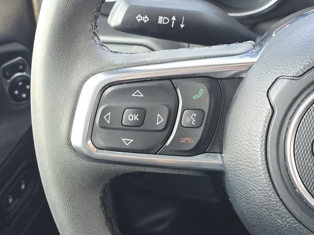 Used 2023 Jeep Wrangler Unlimited Sahara AWD/4WD image 25