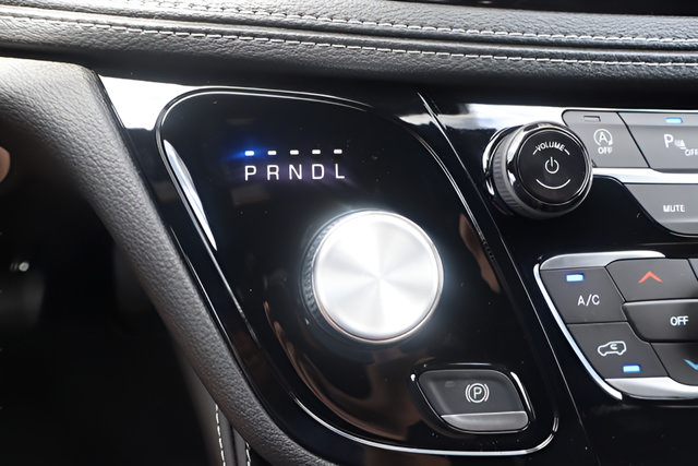 New 2027 Chrysler Pacifica Limited FWD image 16