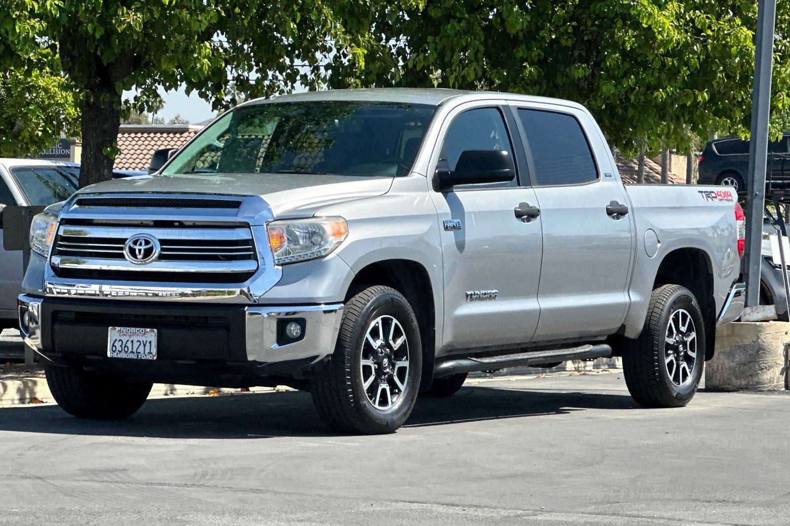 Used 2016 Toyota Tundra SR5 w/ TRD Off Road Package image 8