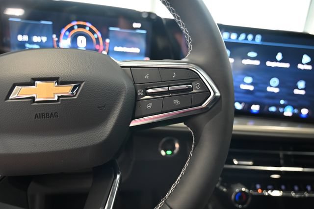 New 2027 Chevrolet Traverse LT w/ LPO, Floor Liner Package FWD image 23