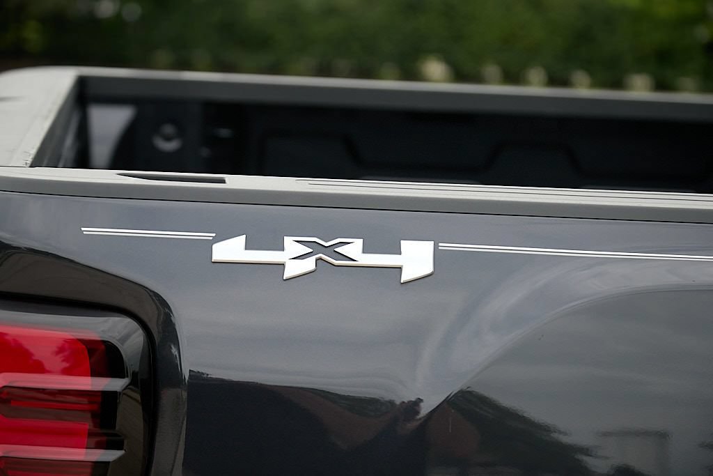 New 2026 GMC Sierra 2500 SLT AWD/4WD image 17