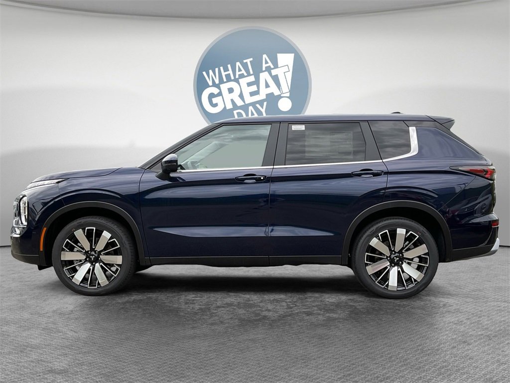 New 2025 Mitsubishi Outlander SE image 7