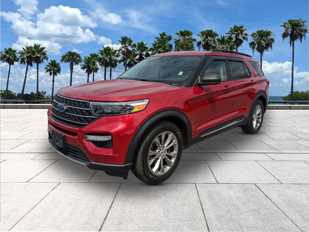 Certified 2022 Ford Explorer XLT w/ Equipment Group 202A image 3