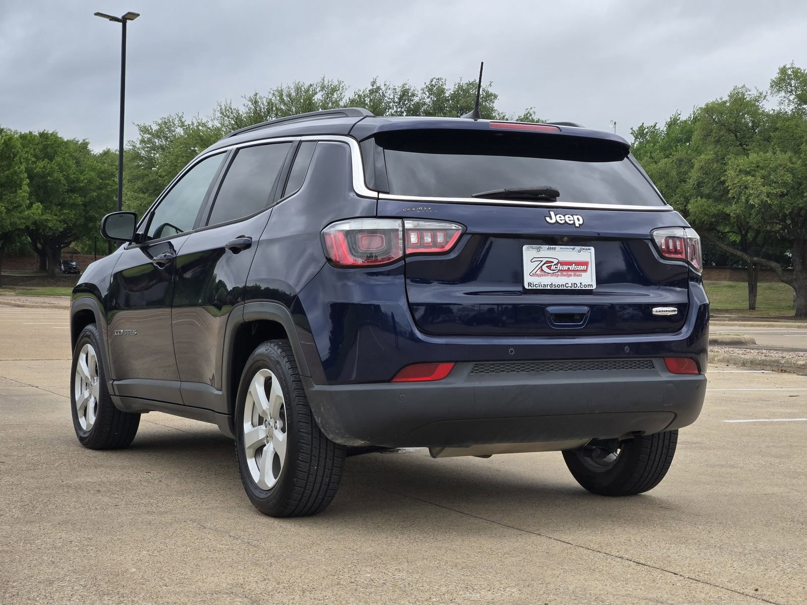 Used 2019 Jeep Compass Latitude w/ Popular Equipment Group image 4