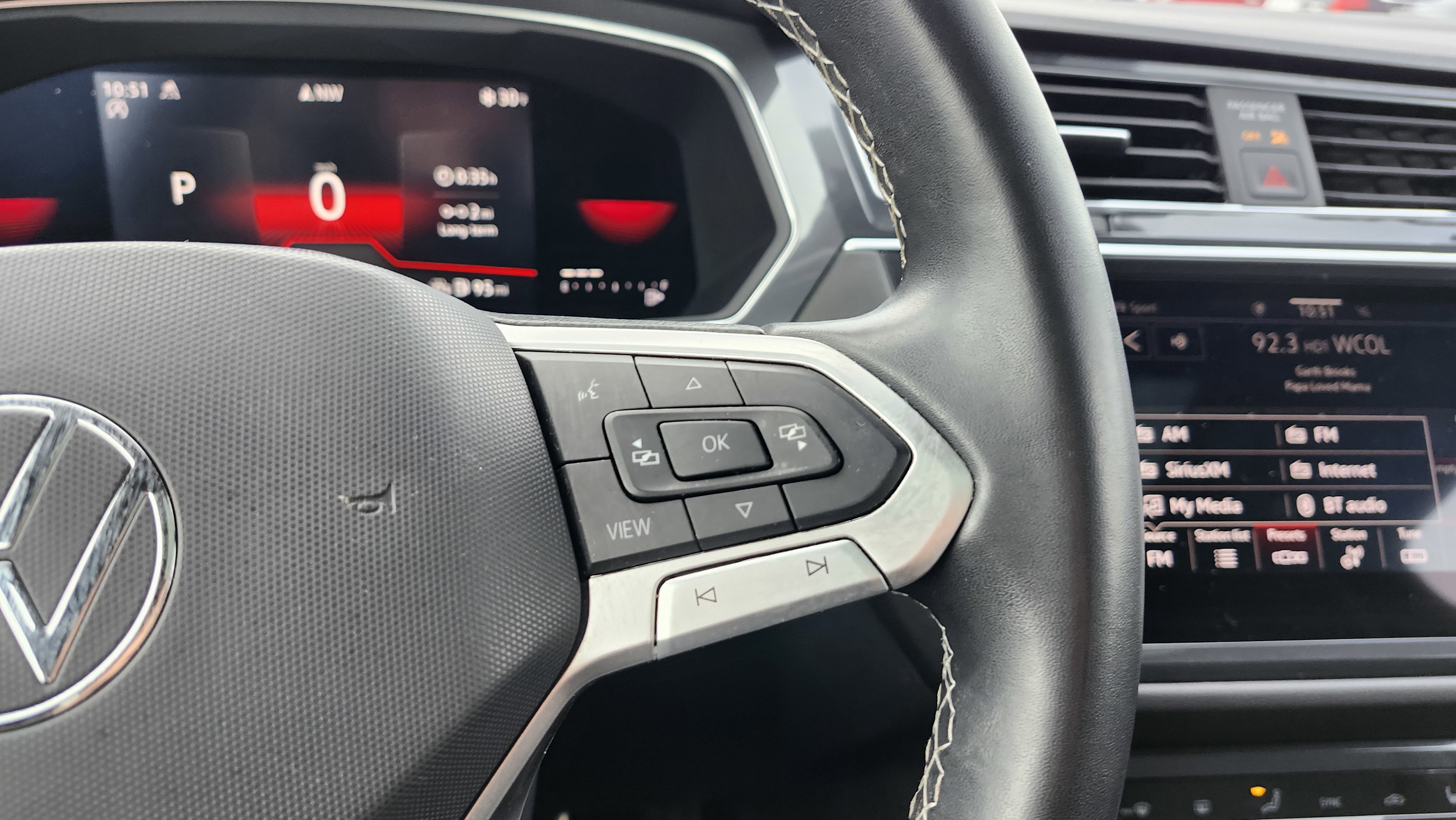 Used 2023 Volkswagen Tiguan SE R-Line image 34