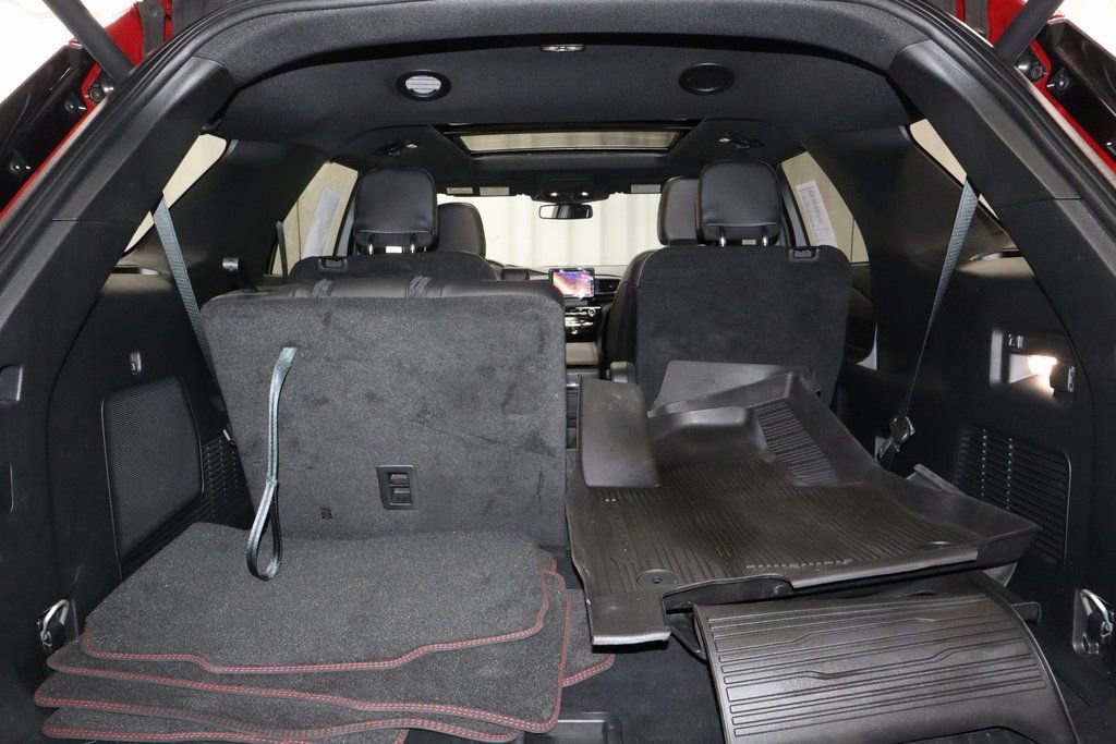 Certified 2024 Ford Explorer ST-Line w/ Class IV Trailer Tow Package image 17
