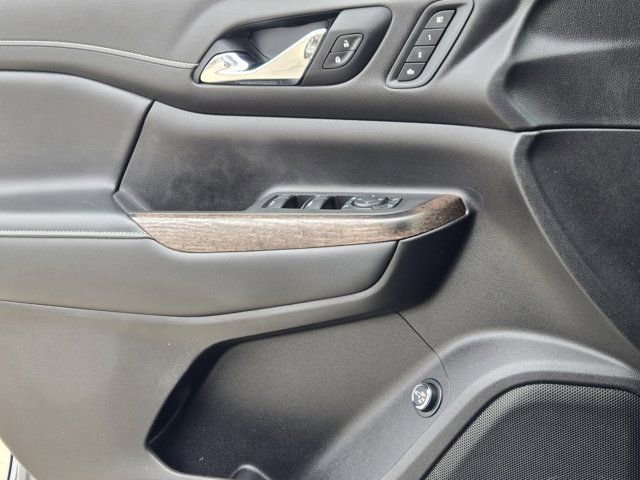 Used 2021 GMC Acadia Denali w/ Denali Technology Package image 24