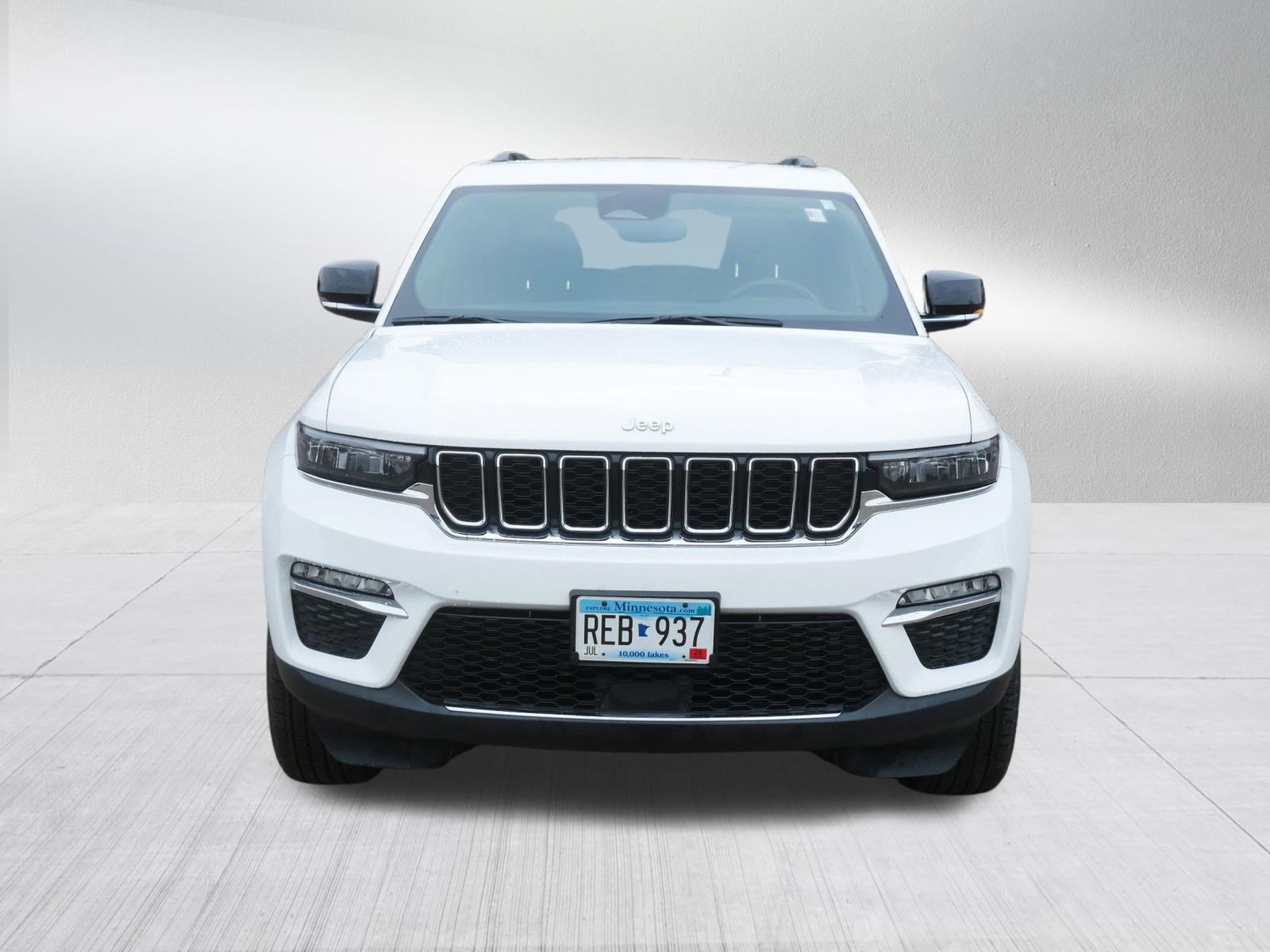 Used 2024 Jeep Grand Cherokee Limited w/ Trailer Tow Package image 2