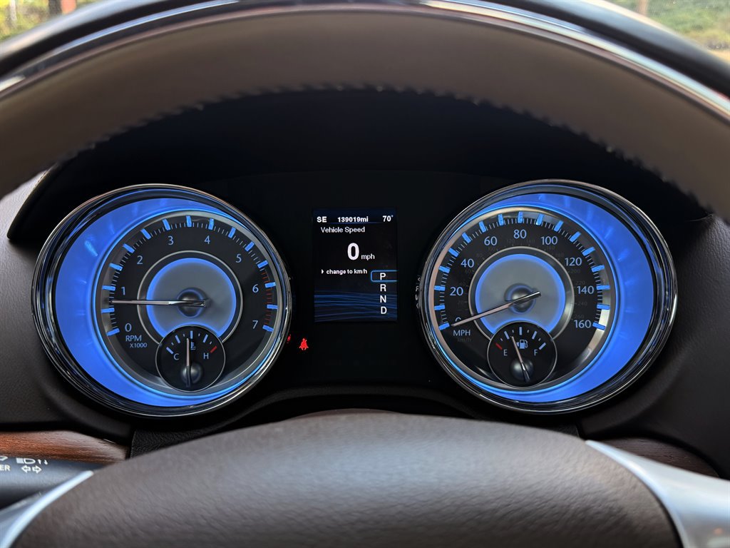 Used 2012 Chrysler 300 C Luxury Series w/ 19-Premium Speaker Group RWD image 14