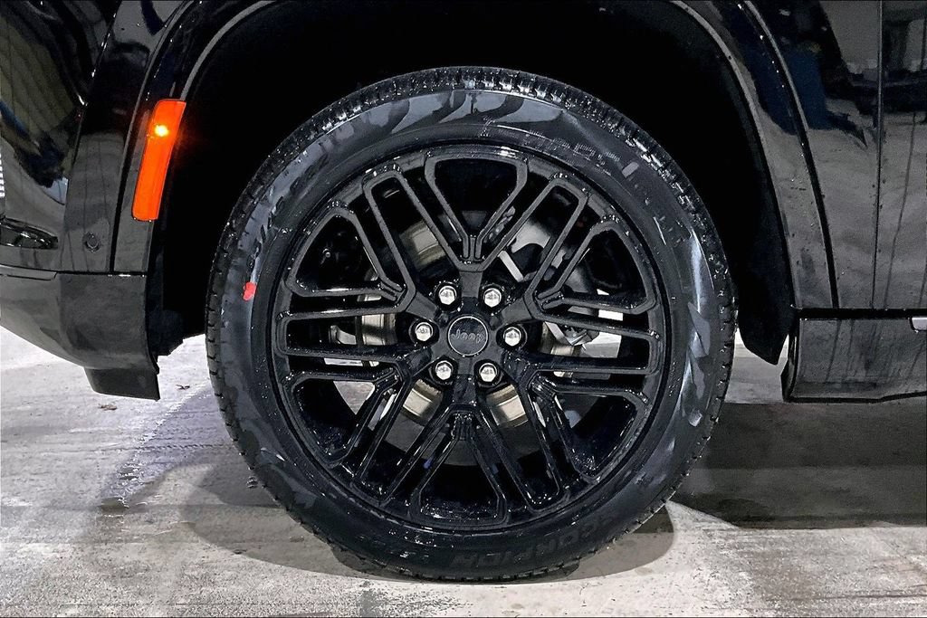 New 2026 Jeep Grand Wagoneer L Limited AWD/4WD image 12