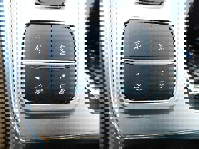 Used 2020 Ford Explorer XLT w/ Equipment Group 202A image 19