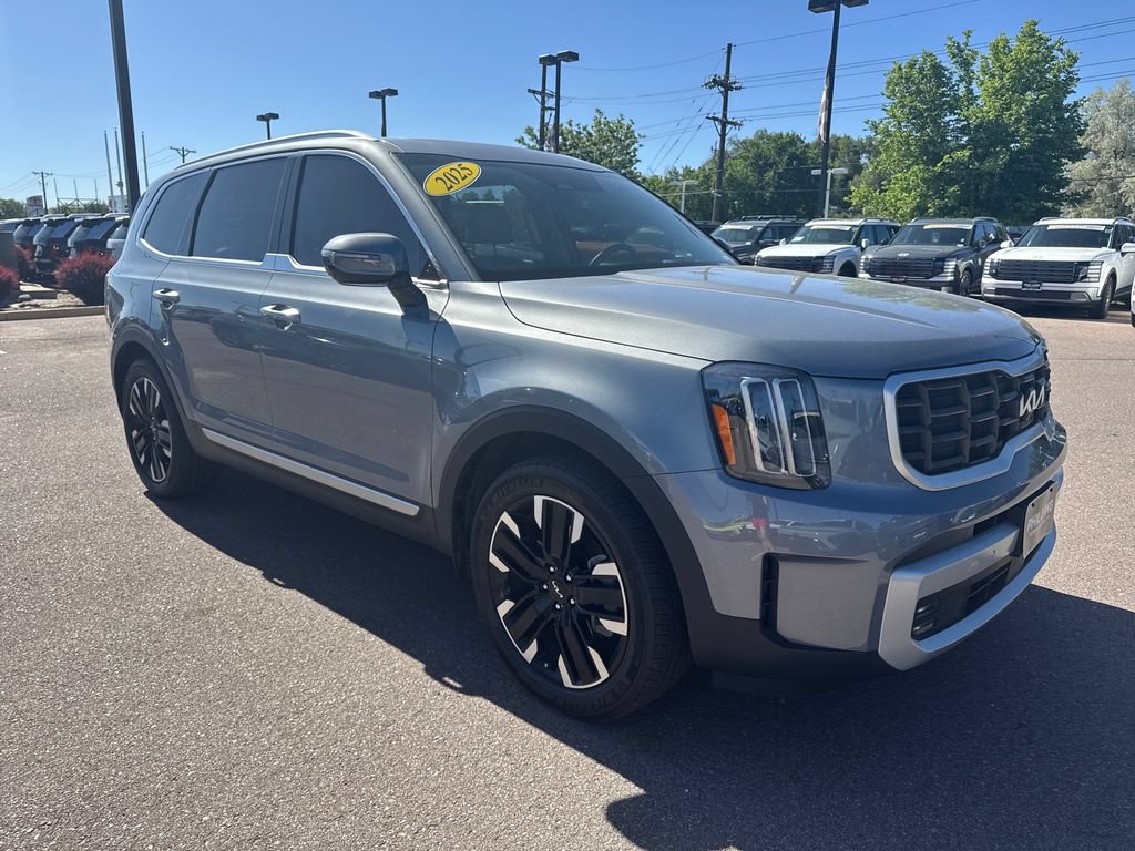 Used 2025 Kia Telluride SX Prestige AWD/4WD image 3