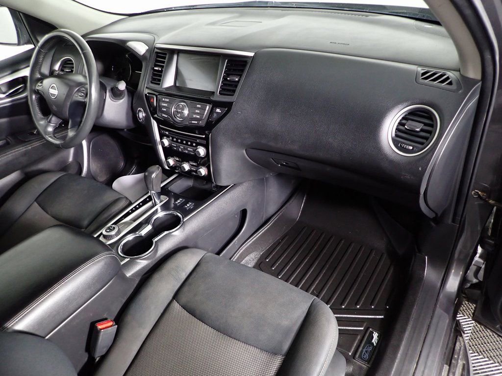 Used 2018 Nissan Pathfinder SV w/ SV All Weather Package image 31