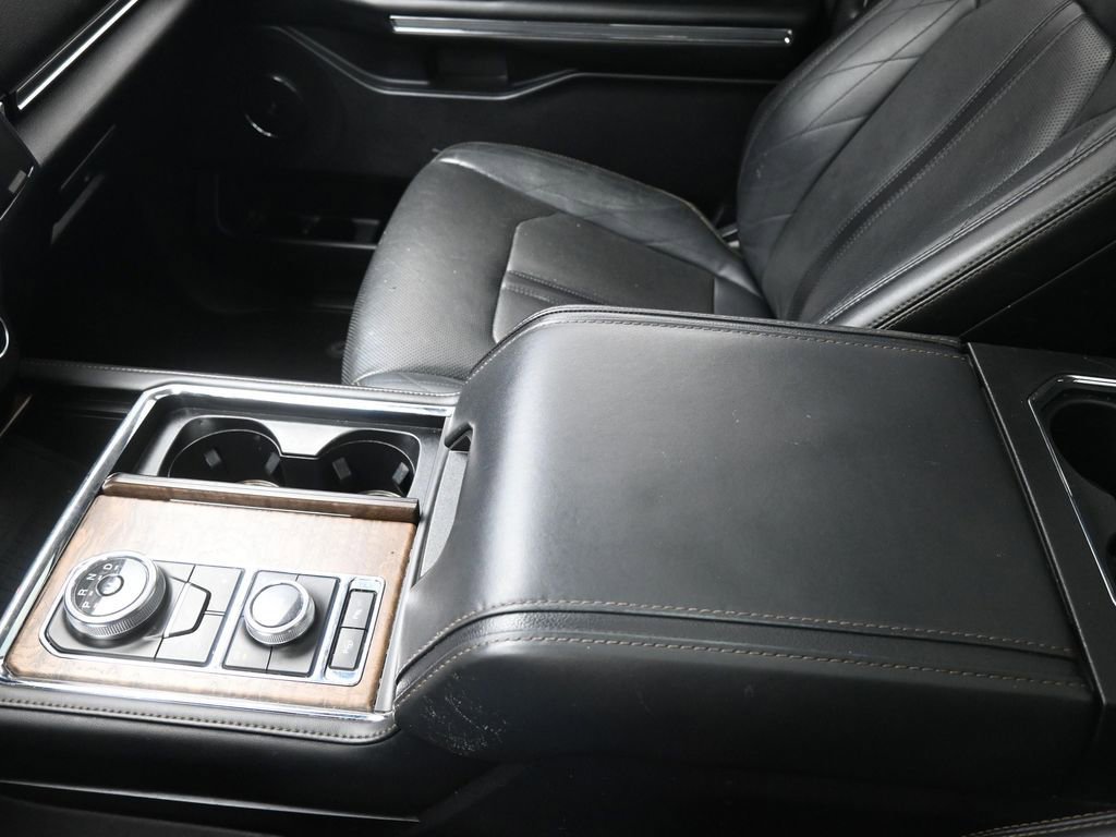 Used 2019 Ford Expedition Max Platinum AWD/4WD image 18