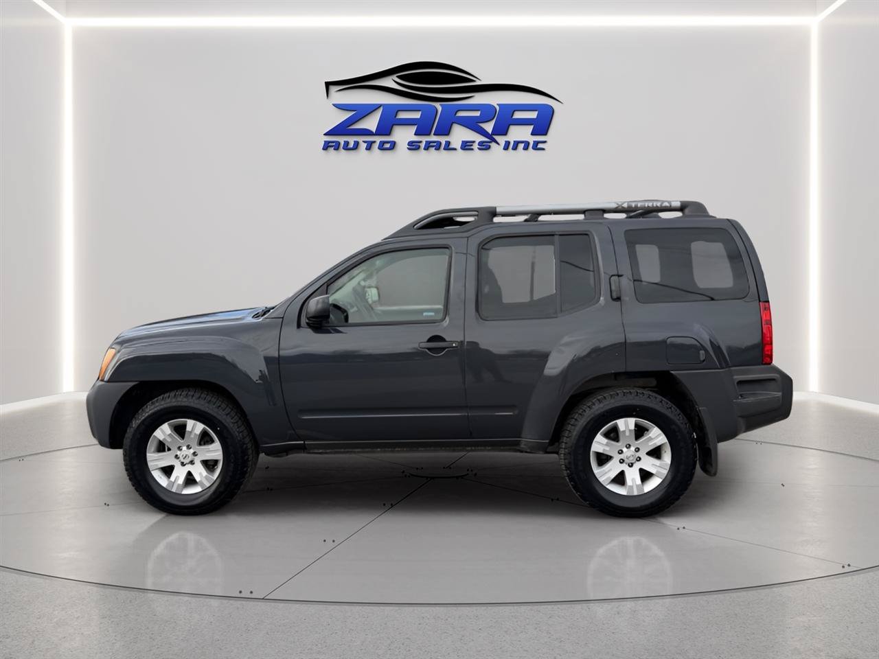 Used 2013 Nissan Xterra X AWD/4WD image 3