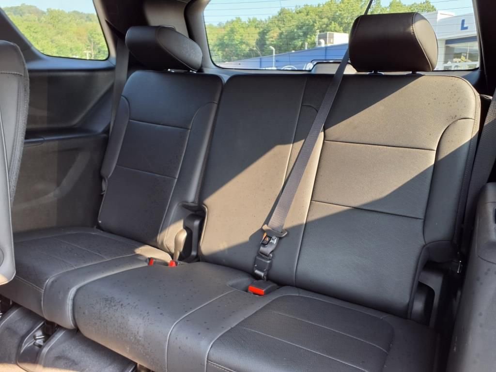 Used 2023 Chevrolet Traverse High Country w/ LPO, Floor Liner Package AWD/4WD image 11